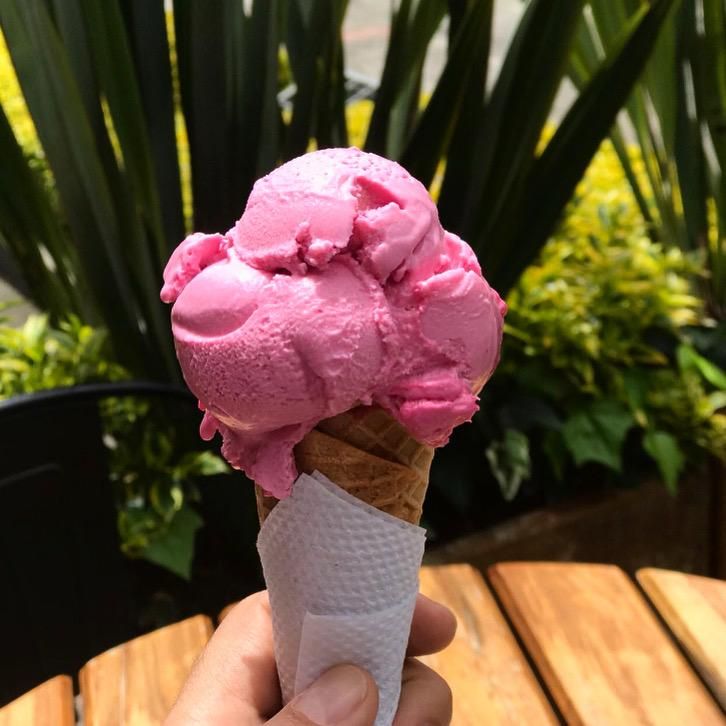 Gelato artesanal de frutos rojos.
